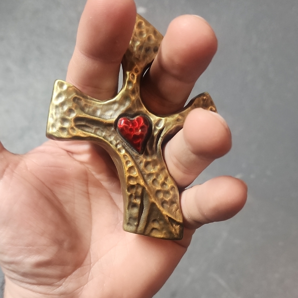 VTG Handheld Gold Metal Palm Prayer Cross Red Heart - Picture 4 of 4